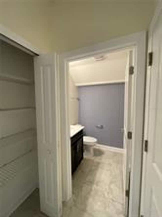 Building Photo - 1202 Payne Stewart Dr