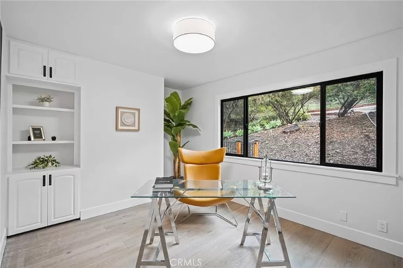 Building Photo - 21171 Colina Dr