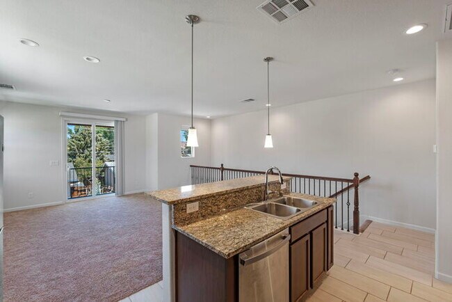 Building Photo - Welcome to this beautiful Carson City townhome available for rent