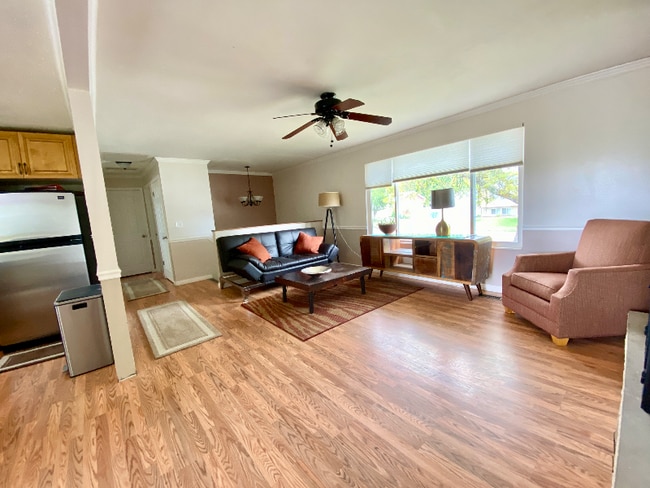 Building Photo - 11540 Sandy Creek Dr