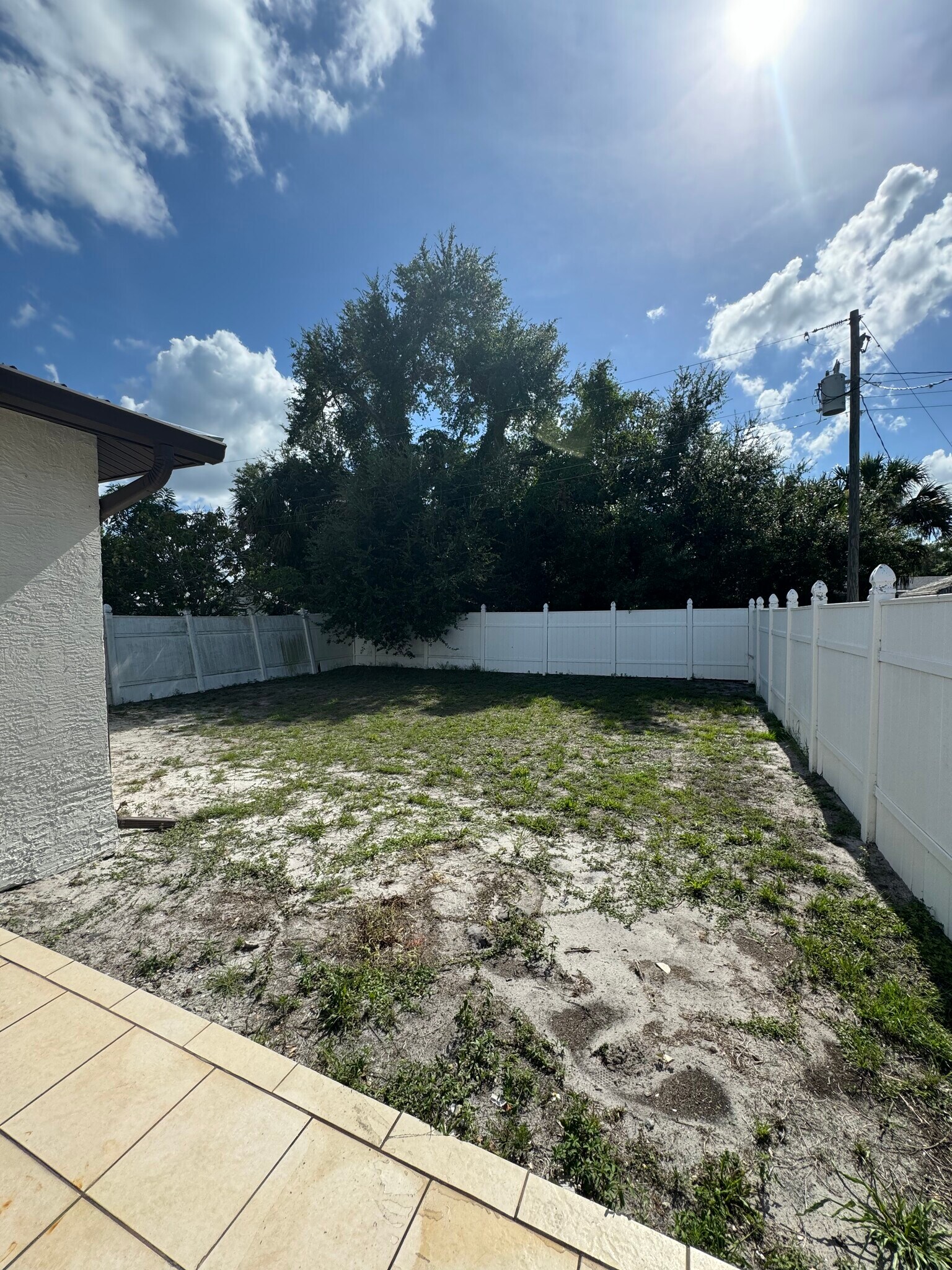 Building Photo - 313 N Arcadia Ave