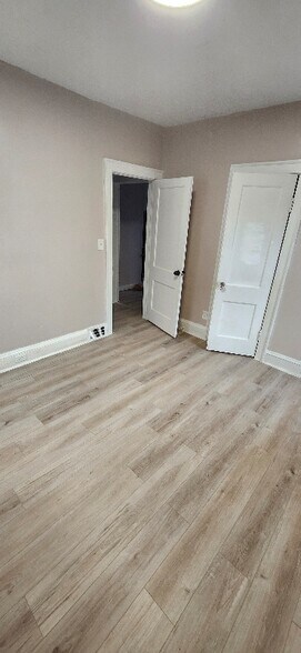 Building Photo - 4090 E 143rd St