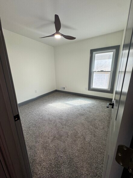 Building Photo - 106 Roanoke Pky