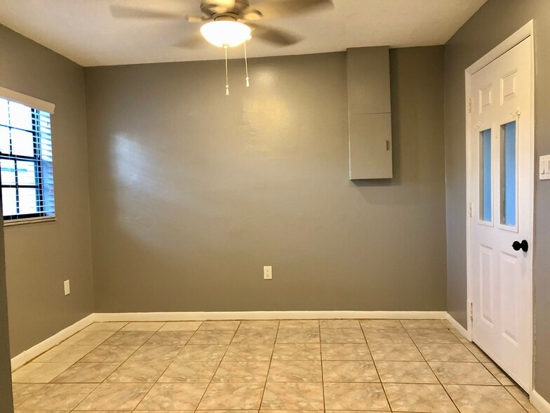 Building Photo - 3021 W Braddock St