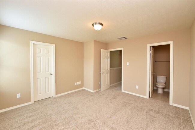 Building Photo - 4050 Calaway Oaks Ln