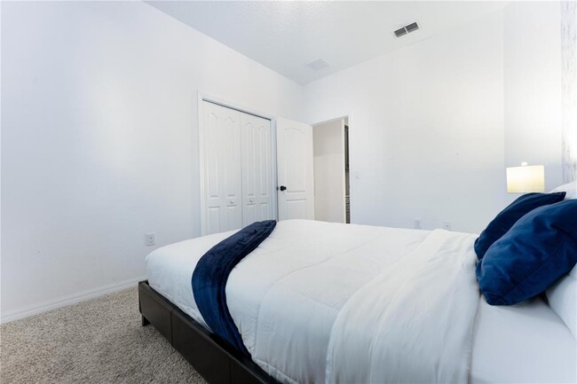 Building Photo - 5151 Ravena Ave E