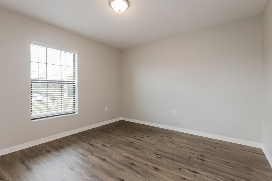 Building Photo - 1714 Chatham Green Cir