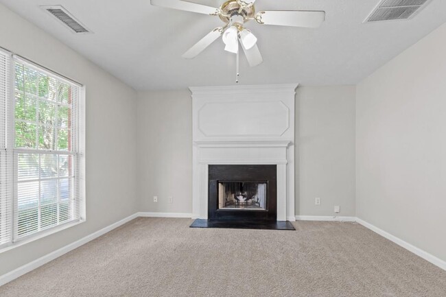 Building Photo - 2284 Oakland Spring Dr