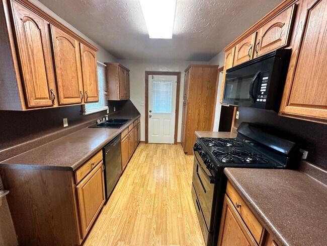Building Photo - 2 Bed 1 bath NE OKC