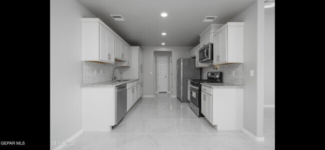 Building Photo - 15221 Gauge Ct