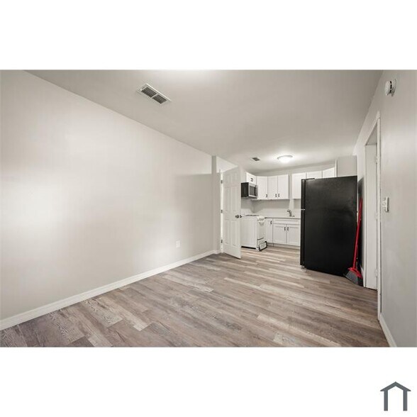 Building Photo - 5195 Cypress Crest Ln