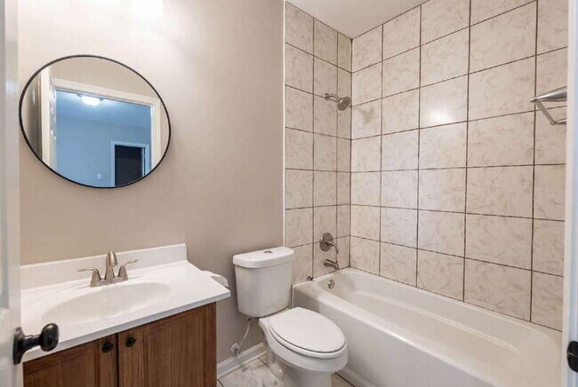 Building Photo - 226 Polar Rock Rd SW