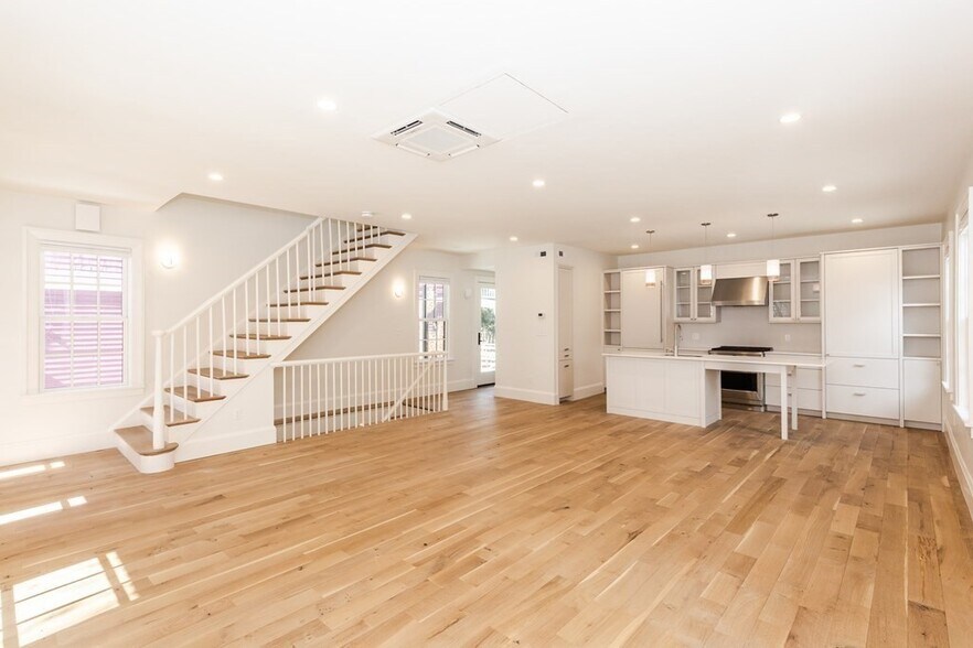 Building Photo - 229 Concord Ave