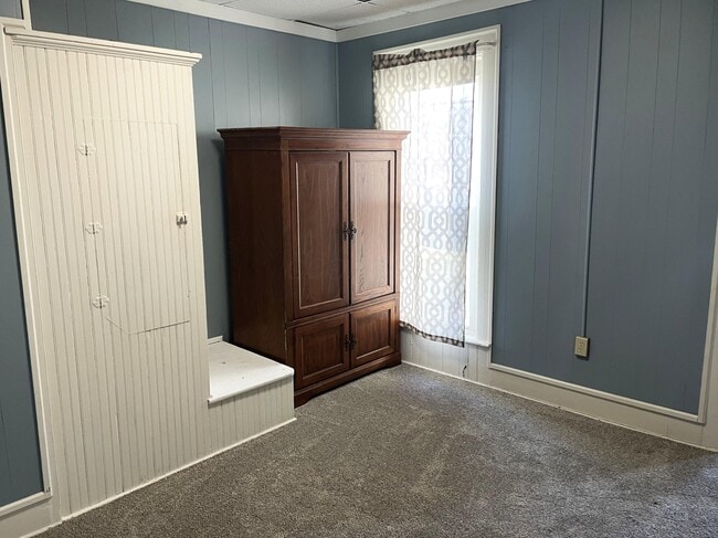 Building Photo - 650 1/2 Chestnut St