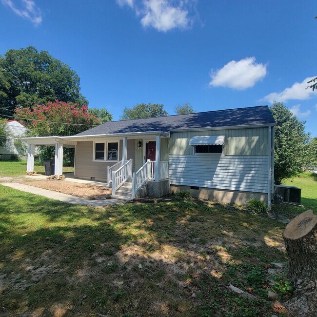 Building Photo - 2 Bed, 1 Bath House-Cookeville City Limits
