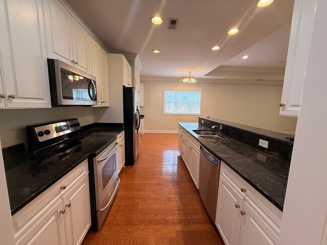 Building Photo - 2628 Coulter Pl