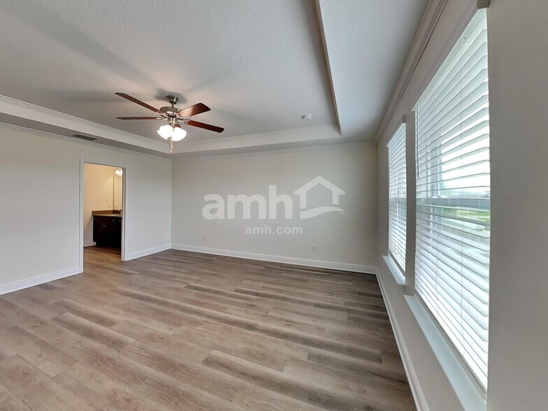 Building Photo - 1045 Heavenly Dr