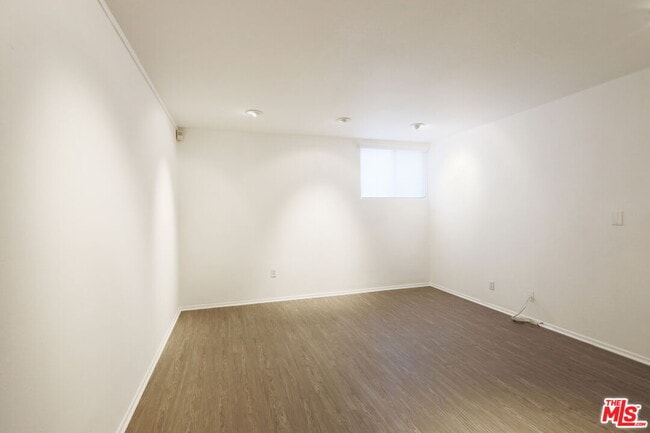 Building Photo - 21821 Burbank Blvd