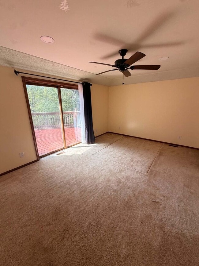 Building Photo - 4427 Edgewood Cir