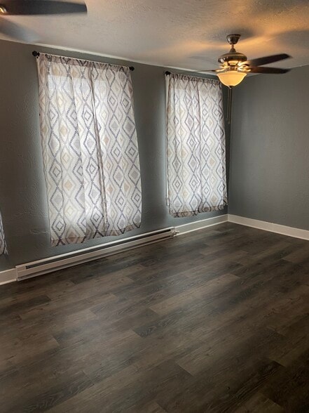 Building Photo - 103 W Main St