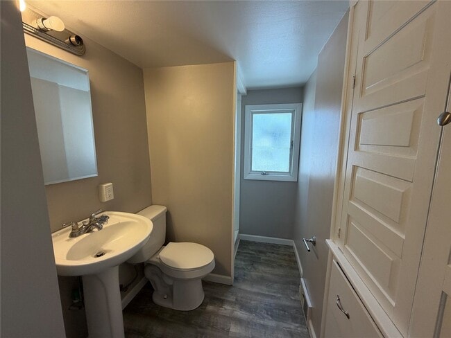 Building Photo - 3711 Charlotte St