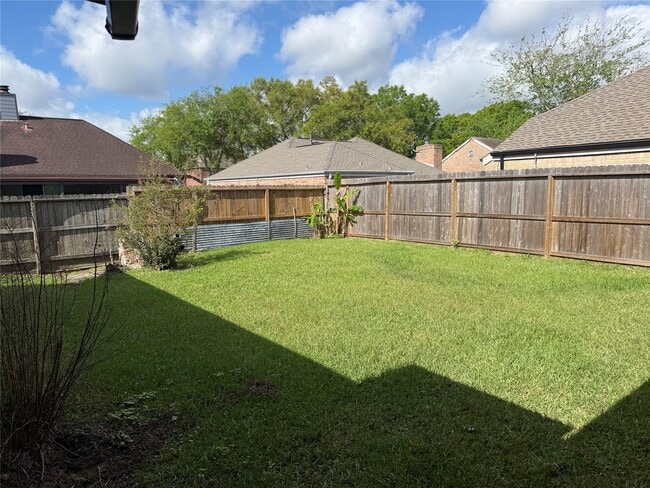 Building Photo - 214 Kings Ct