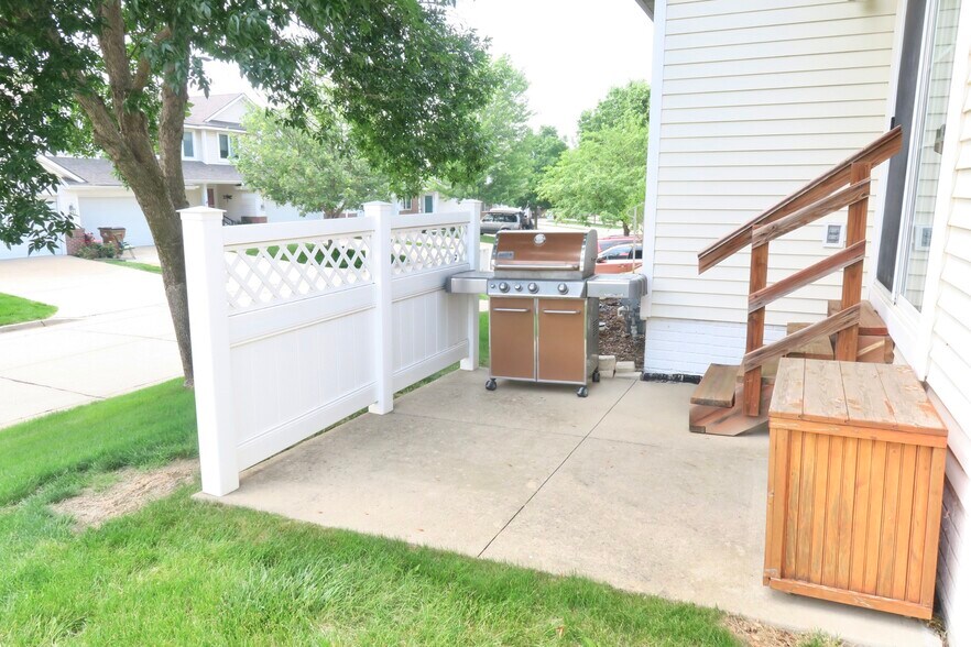 Patio - 9817 Suncrest Ln