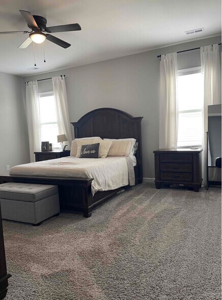 Building Photo - 5220 Thruway Rd