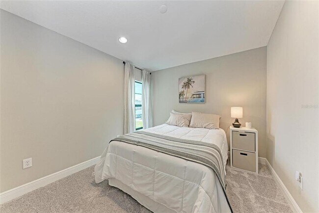 Building Photo - 12476 Oak Hill Way