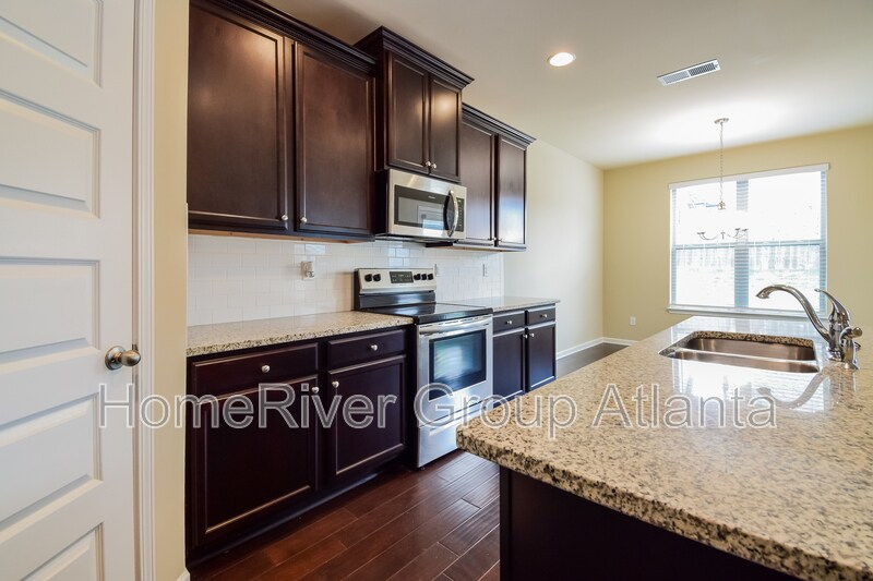 Building Photo - 1605 Danube Ct