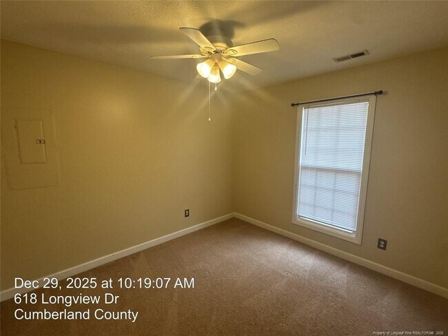 Building Photo - 618 Longview Dr