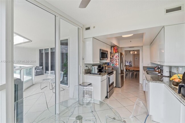 Building Photo - 21205 Yacht Club Dr