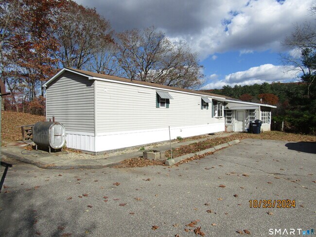 Building Photo - 220 Chaplin Rd