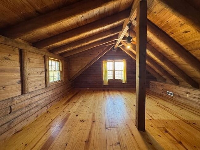 Building Photo - FOR LEASE!!!!!!!!!!