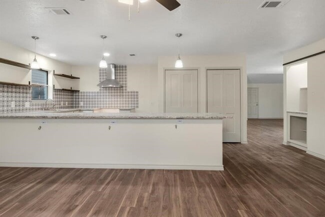 Building Photo - 1207 Whispering Pine Dr