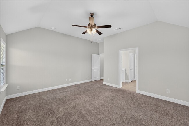 Building Photo - 2819 Diamondback Dr