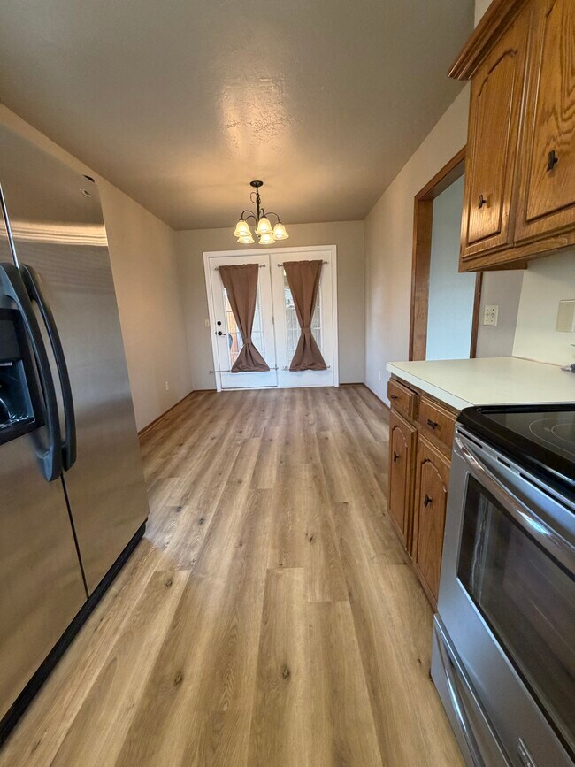 Building Photo - 418 Britton Ct