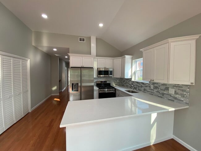 Building Photo - 176 Avenue F