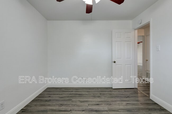 Building Photo - 514 Freiling