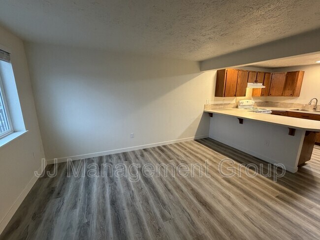 Building Photo - 1223 2nd St