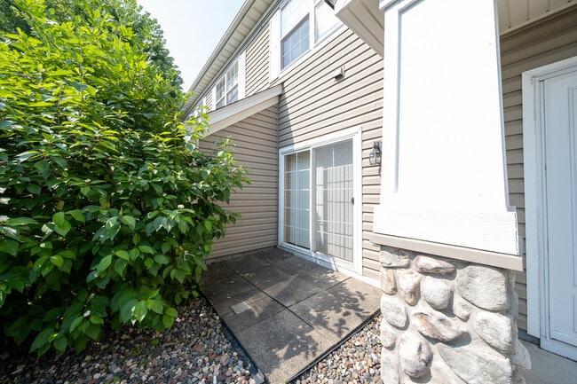 Building Photo - 9679 Alvarado Ln N