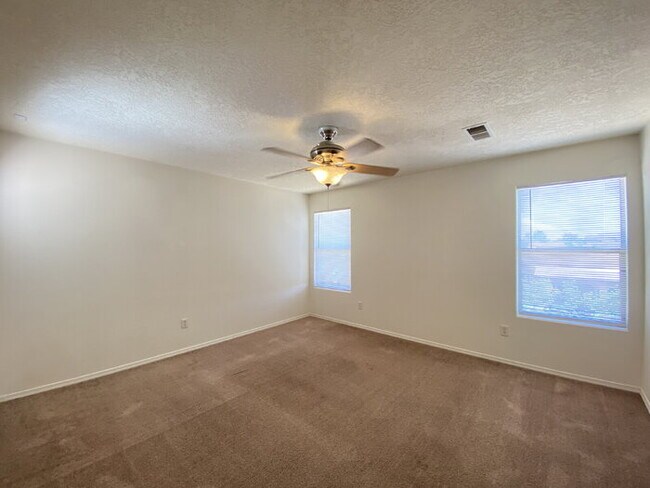 Building Photo - 2 STORY SW STYLE HOME W/LOFT