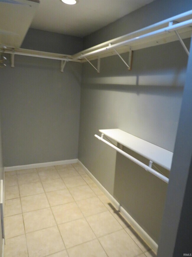 Building Photo - 413 W Harrison St