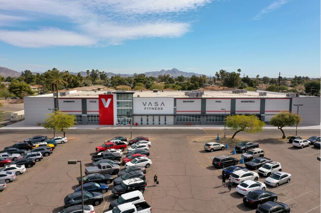 Building Photo - 2Bed/1.5Bath Ground Floor Townhouse at Glendale Ave/27th Ave! Ready for Immediate Move-In! -- GAR...