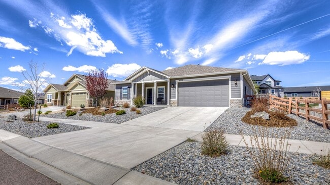 Building Photo - Luxury Ranch-Style Home for Rent | Wolf Ranch | D20 Schools | Pikes Peak Views