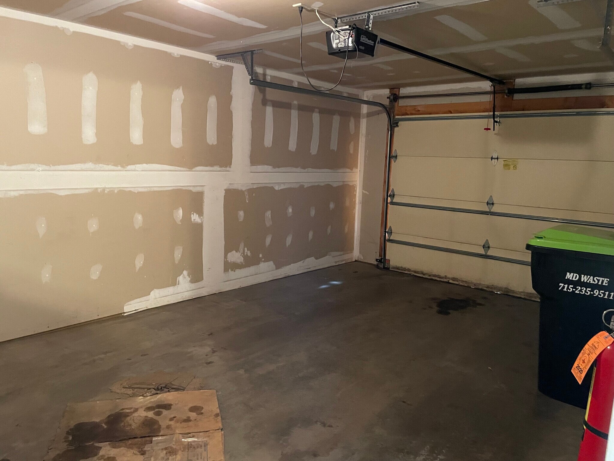 Garage - 320 24th Ave W