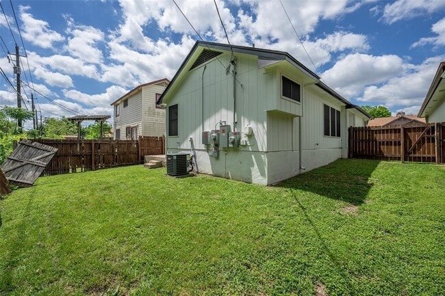 Building Photo - 12221 Little Fatima Ln