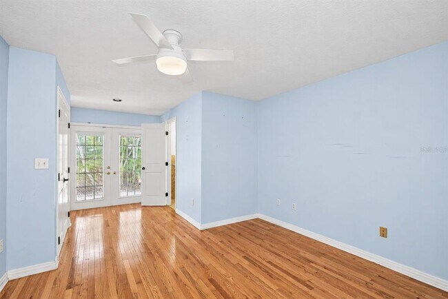 Building Photo - 206 17th Ave NE