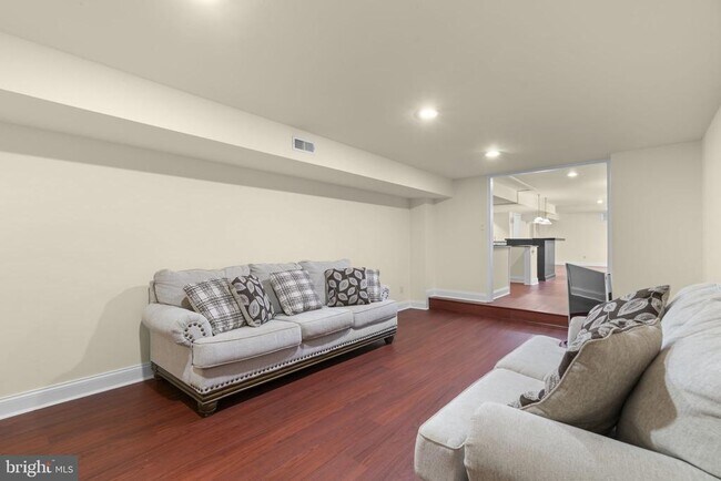Building Photo - 10211 Brightstone Pl
