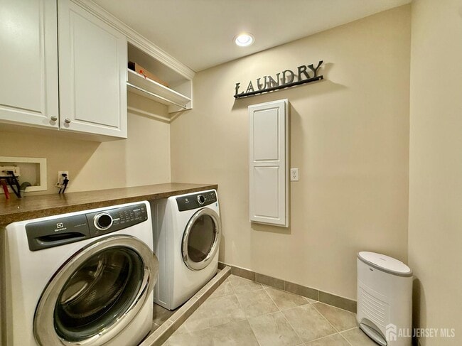 Building Photo - 4 Rebel Run Dr